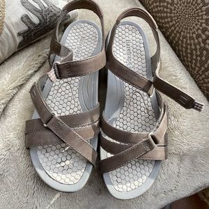 BARETRAPS DANNY SIZE 9W As New